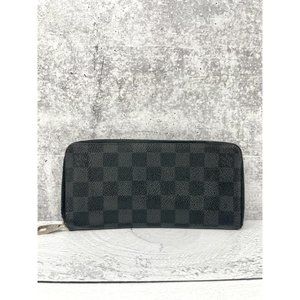 Louis Vuitton Damier Graphite zipper wallet